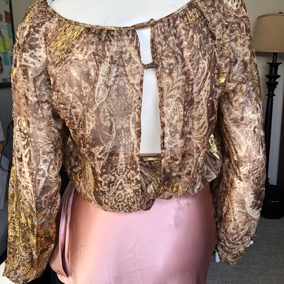 BCBGMAXAZRIA Gold Shoulder Wrap Top- CUTE!!! - Picture 11 of 13